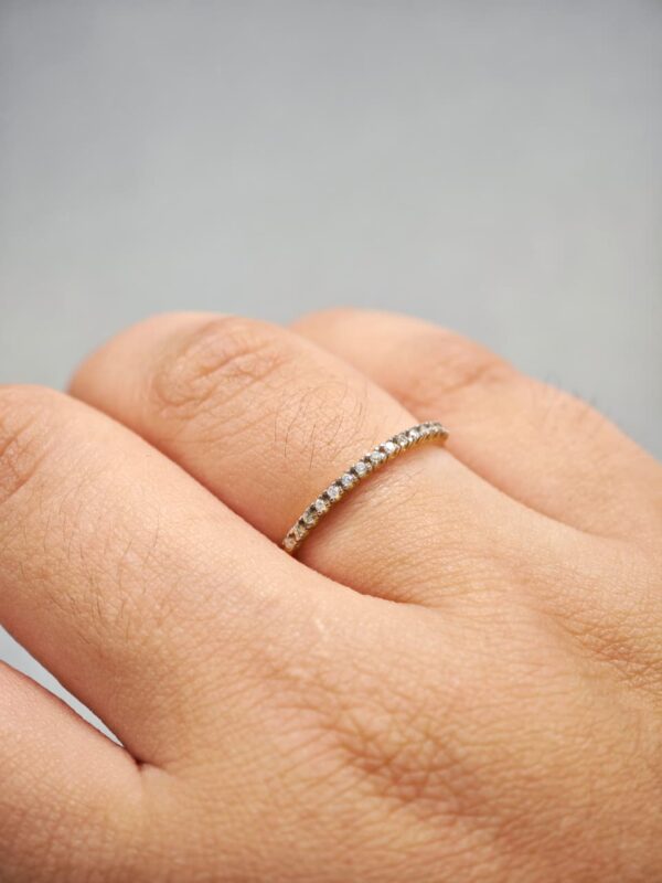 Anel Cravejado C/Zirconia Meia Aliança Ouro18K - Image 4