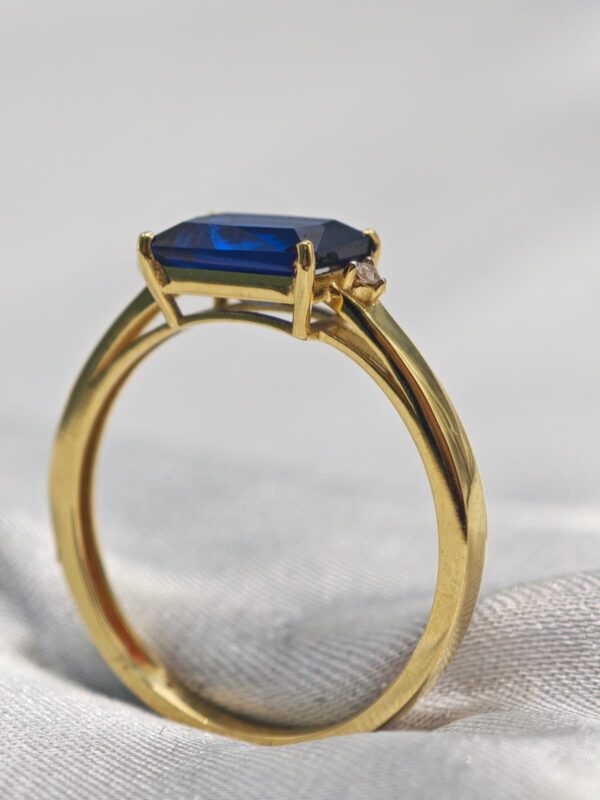 Anel Ouro 18K 4 Garras Zircônias Azul e Brancas - Image 2