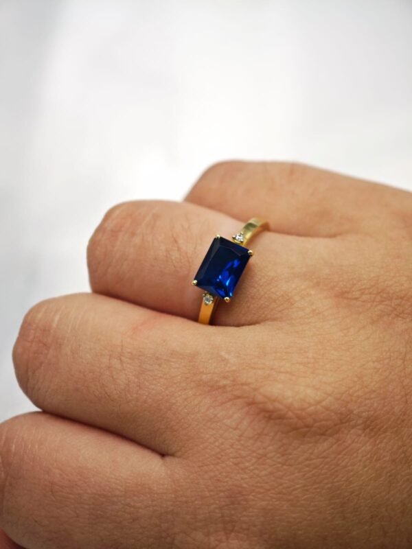 Anel Ouro 18K 4 Garras Zircônias Azul e Brancas - Image 3